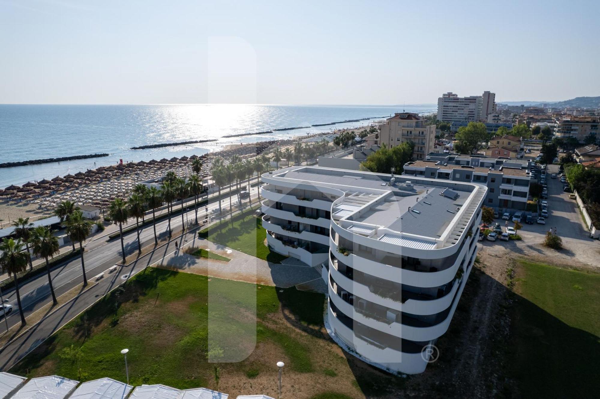 Homiday - Waterfront Montesilvano Marina מראה חיצוני תמונה